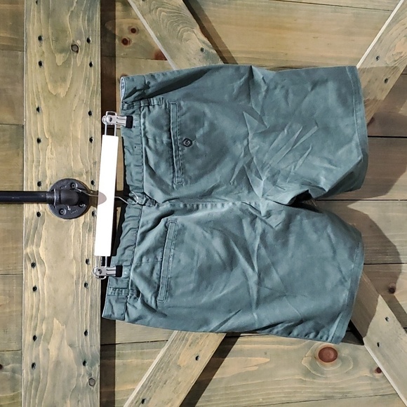 SLIM CHINO BLUE CROWN ARMY GREEN SHORTS SIZE 38 TILLYS CLASSIC NORMCORE - Picture 4 of 6